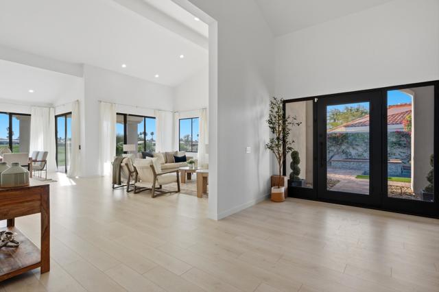 56300 Pebble Beach, La Quinta CA: https://media.crmls.org/mediaz/65f51c8b-d432-4578-9738-9956897e9e30.jpg