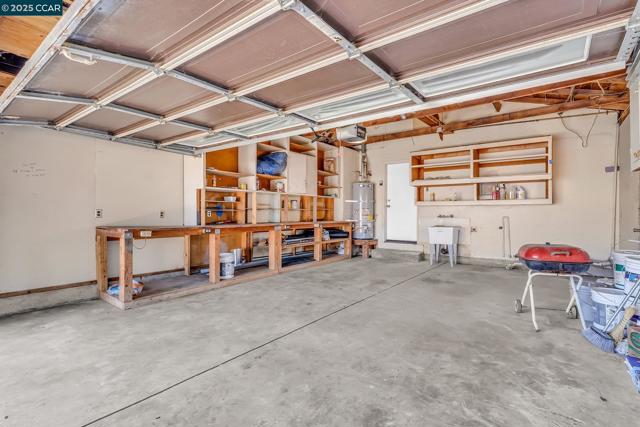 1330 Aster Dr, Antioch CA: https://media.crmls.org/mediaz/65f53409-18bf-46e2-ab1e-2e7f57b201d8.jpg