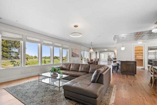 40 S Circle Drive, Santa Cruz CA: https://media.crmls.org/mediaz/65f54a0e-302a-4762-85ef-78d740354ac3.jpg
