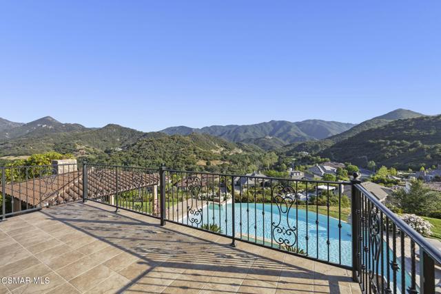 82 Queens Garden Drive, Thousand Oaks CA: https://media.crmls.org/mediaz/65f56f70-2a5e-4de5-9bf8-a1f7e730fc77.jpg