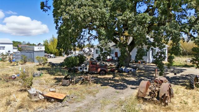 947 Yuba Drive, Santa Rosa CA: https://media.crmls.org/mediaz/65f5817c-25ba-4627-97fb-f1ebe99f14d3.jpg