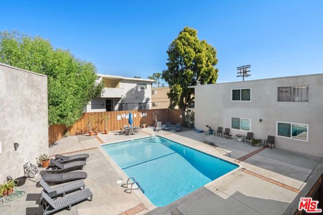 3640 Cardiff Avenue, Los Angeles CA: https://media.crmls.org/mediaz/65f5d832-86c9-4773-932c-86a9271b0024.jpg