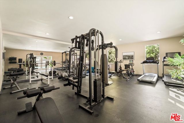 2222 N Beachwood Drive, Los Angeles CA: https://media.crmls.org/mediaz/65f5eebc-b6aa-448e-8dd4-b70dc2086b97.jpg