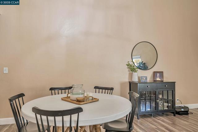 570 Zephyr Cir, Danville CA: https://media.crmls.org/mediaz/65f6b57a-b34d-411a-b3ab-2c05d7236c47.jpg