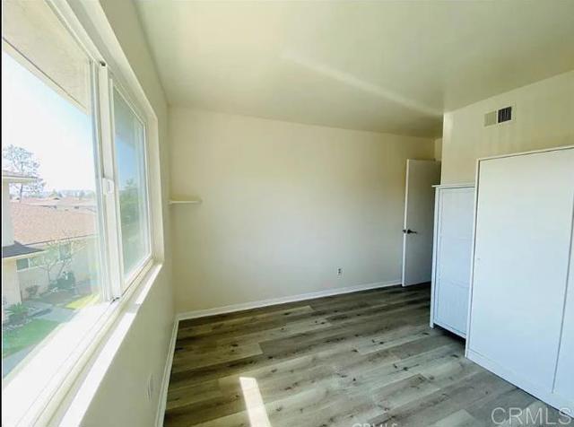 Home for Sale in Lakeside