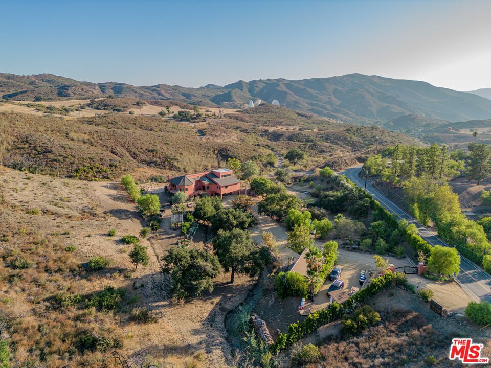 https://media.crmls.org/mediaz/65f6fc7c-f958-4332-91be-8901eeb170ec.jpg?preset=X-Large
