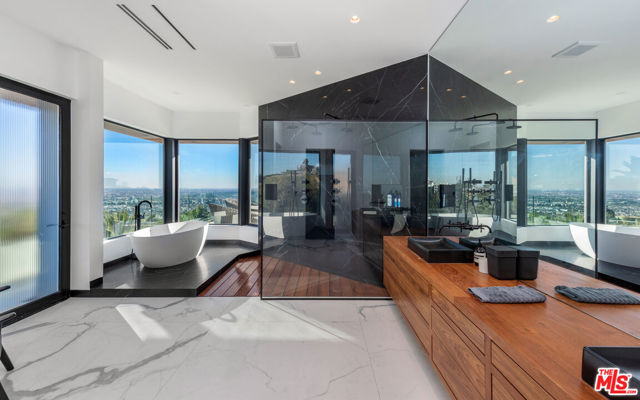 Drew Fenton | 9305 Nightingale Drive Los Angeles CA | MLS: 7240240