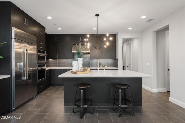 2492 Rondell Road, Camarillo CA: https://media.crmls.org/mediaz/65f7de1f-084e-4f84-a06a-67a8bbb58579.jpg