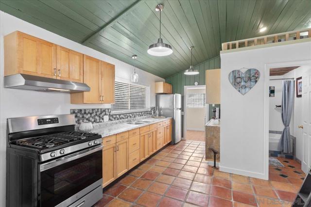 12220 Rebel Wind Rd, Descanso CA: https://media.crmls.org/mediaz/65f7fdda-3d53-4dc5-a34f-c07f3ec2419d.jpg