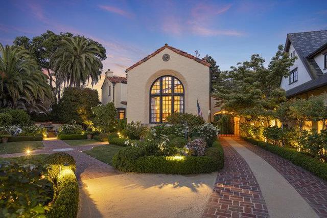 2307 Easton Drive, Burlingame CA: https://media.crmls.org/mediaz/65f84f6f-5fae-4d5d-8a80-0ce1ac9d6713.jpg