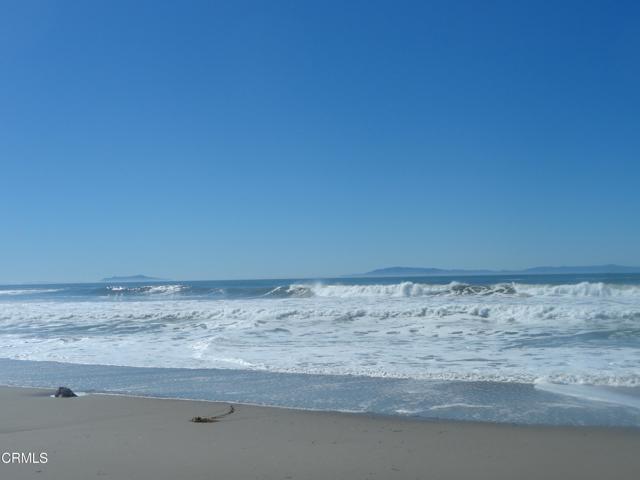 1215 Anchors Way Way, Ventura CA: https://media.crmls.org/mediaz/65f8818d-2bcd-4204-b5b6-a9fb8f9b4a84.jpg