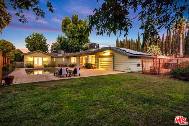 6001 Oakdale Avenue, Woodland Hills CA: https://media.crmls.org/mediaz/65f8d5e6-954d-4d7c-926a-85c3f89b7a7a.jpg