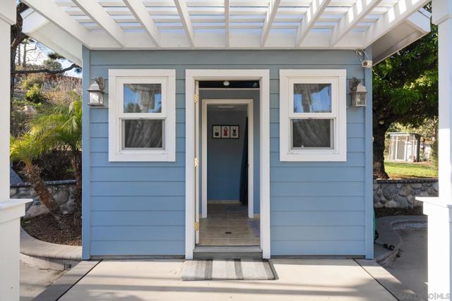 4860 62 Avocado Blvd, El Cajon CA: https://media.crmls.org/mediaz/65f8db03-0995-4f6c-9f27-71bd34457d5c.jpg