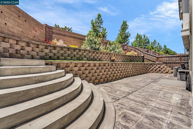 499 Yarrow Dr, Fairfield CA: https://media.crmls.org/mediaz/65f8f4cb-ace0-493d-ae8b-dd943ad937ea.jpg