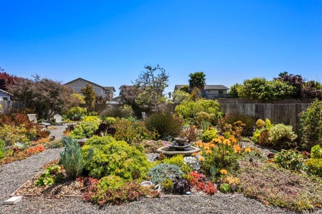 316 Valdez Avenue, Half Moon Bay CA: https://media.crmls.org/mediaz/65f94aca-904c-4306-8995-b5977ae0ad93.jpg