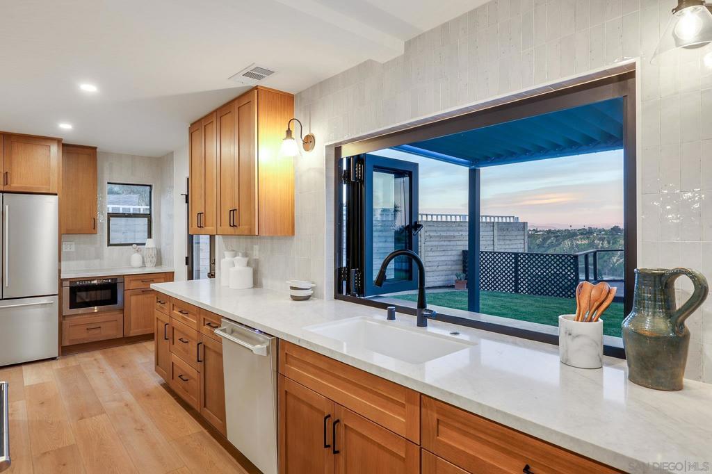 5777 Desert View Dr - photo 18