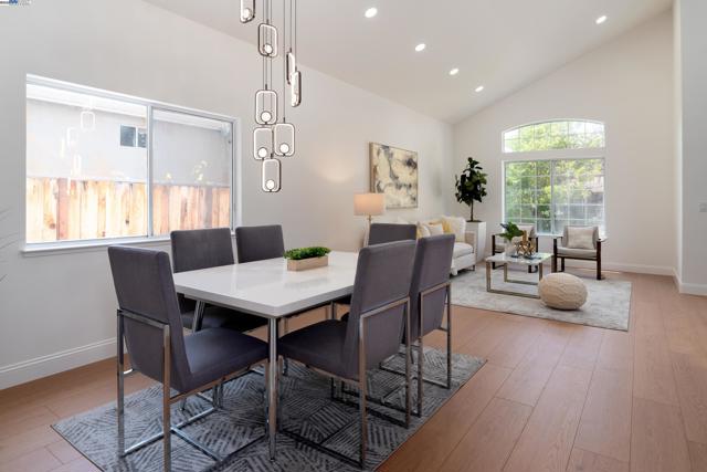 3846 Sheffield Cir, Danville CA: https://media.crmls.org/mediaz/65f9869b-cb50-4254-b885-63c763ac58f0.jpg