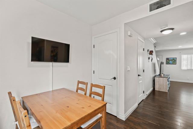 Detail Gallery Image 13 of 24 For 1463 N Broadway a,  Escondido,  CA 92026 - 2 Beds | 1/1 Baths