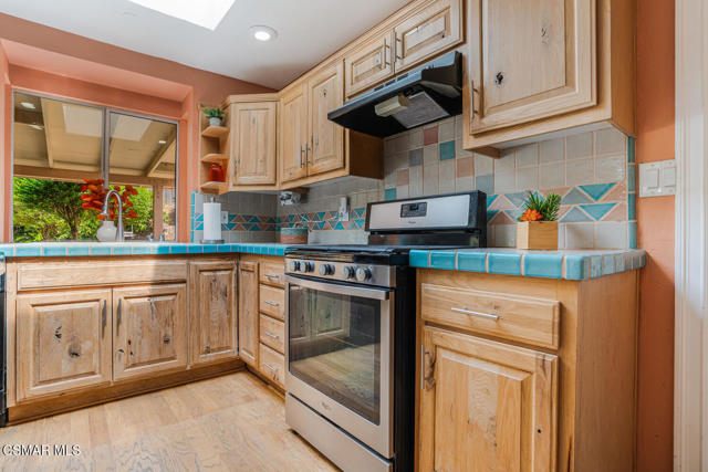 3317 Dalhart Avenue, Simi Valley CA: https://media.crmls.org/mediaz/65fab2b9-4938-4abc-a4f6-9251d69d9372.jpg