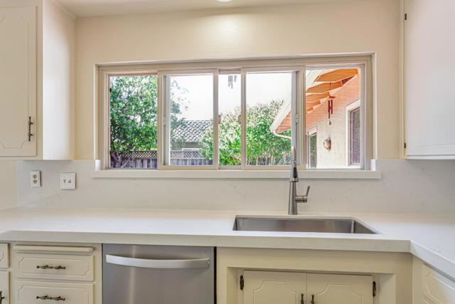 1223 La Canada Way, Salinas CA: https://media.crmls.org/mediaz/65fb0dd5-7f95-461a-8190-0b4f67374a7f.jpg