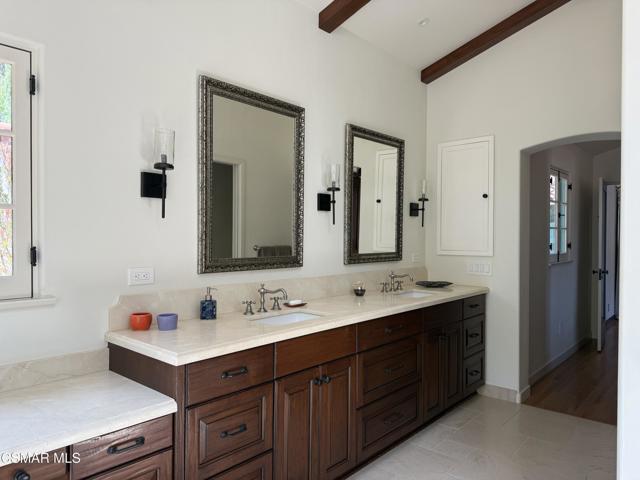 1979 Allen Avenue, Altadena CA: https://media.crmls.org/mediaz/65fb3a30-d9ff-4daa-9d7d-2b85581697ad.jpg