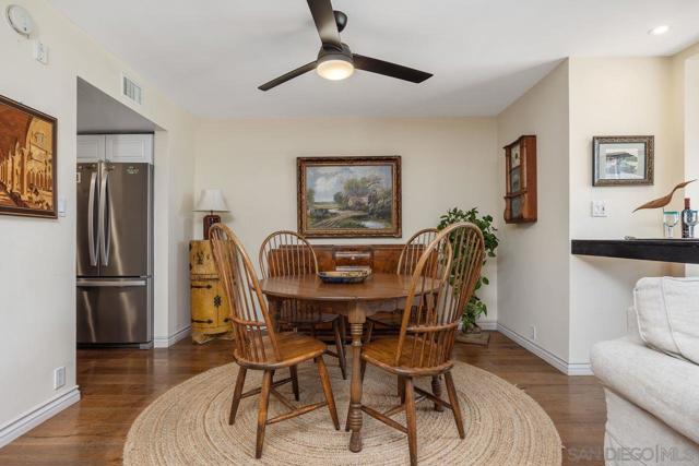 2564 Navarra Dr, Carlsbad CA: https://media.crmls.org/mediaz/65fb4206-6073-460c-891f-e3b58cc41717.jpg