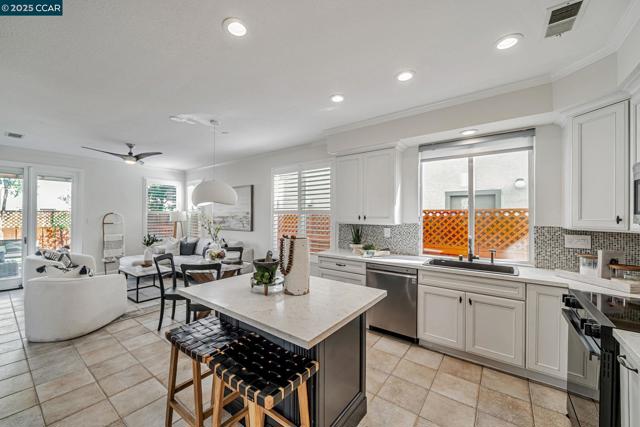 115 Sapphire Ct, San Ramon CA: https://media.crmls.org/mediaz/65fbab5c-447d-40f7-8a96-296d81e467ae.jpg
