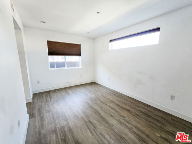 3524 S Bronson Avenue, Los Angeles CA: https://media.crmls.org/mediaz/65fc2367-02bb-4a02-b3bf-8a65e366832f.jpg