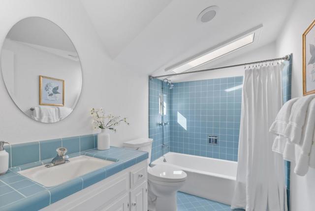 246 Via Novella, Aptos CA: https://media.crmls.org/mediaz/65fc8b96-4918-4af7-909c-583a8d12bc8d.jpg