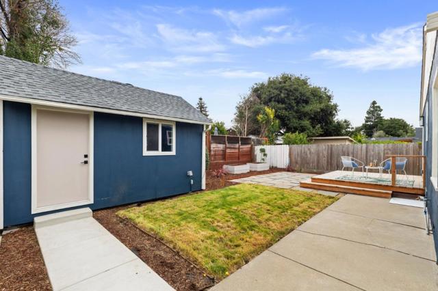 21476 Orange Avenue, Castro Valley CA: https://media.crmls.org/mediaz/65fcc881-4f33-4739-8cbd-a682da746bda.jpg