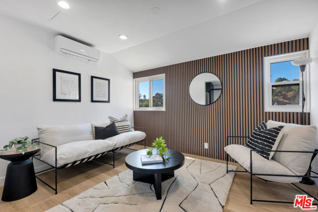 418 N Bowling Green Way, Los Angeles CA: https://media.crmls.org/mediaz/65fcf7c5-bd0d-4f43-a096-462388475572.jpg