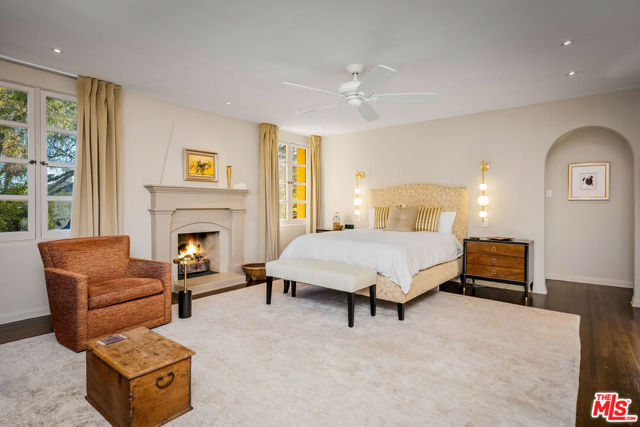 500 N Las Palmas Avenue, Los Angeles CA: https://media.crmls.org/mediaz/65fd0f1c-3472-4638-bc49-9e4802d37caf.jpg