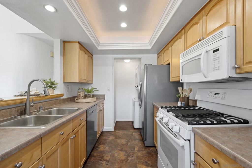 9409 Fairgrove Lane - photo 7