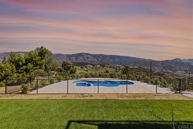 31223 Pauma Heights Road, Valley Center CA: https://media.crmls.org/mediaz/65fe4854-61dc-4ba5-97f0-b53528d514a3.jpg