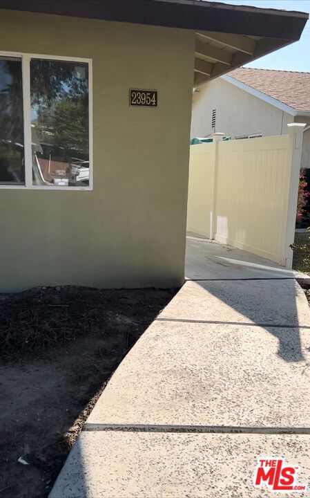 23954 Hartland Street, West Hills CA: https://media.crmls.org/mediaz/65ff2543-48f4-4817-bdbb-e35a85481664.jpg