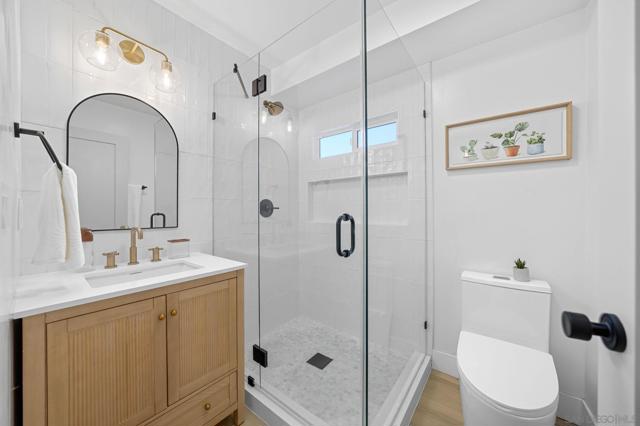 Image 14 of 16 For 3621 Collier Ave.