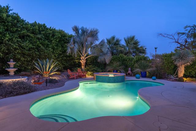1360 E Vista Chino, Palm Springs CA: https://media.crmls.org/mediaz/660134da-82f2-415b-9fcb-cc2b9aa8740c.jpg