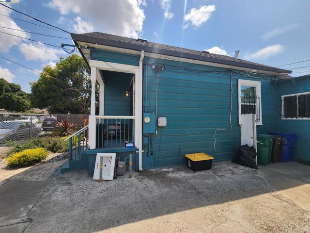 Image 17 of 30 For 9499 E St  