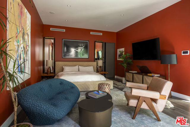 8145 Willow Glen Road, Los Angeles CA: https://media.crmls.org/mediaz/660242d7-0522-45c7-a800-f08a457b5a18.jpg