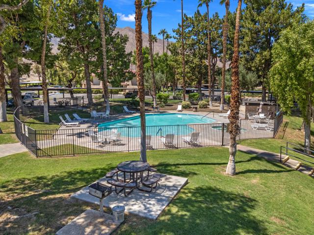675 N Los Felices W Circle, Palm Springs CA: https://media.crmls.org/mediaz/660268a2-6e9f-464e-8be3-0d8ded136b5d.jpg