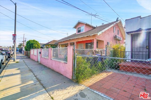 1817 Catalina Street, Los Angeles, California 90006, 7 Bedrooms Bedrooms, ,5 BathroomsBathrooms,Single Family Residence,For Sale,Catalina,24388191