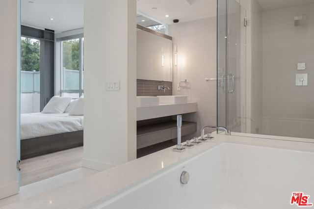 11962 GORHAM Avenue, Los Angeles CA: https://media.crmls.org/mediaz/6602e9f0-0b8a-4af7-bce9-8c0eba8f11ec.jpg