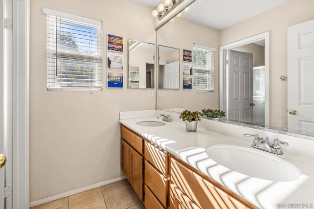 22 Silver Forest Court, Azusa CA: https://media.crmls.org/mediaz/66038cd5-e311-4cd3-936b-fd4873b69b61.jpg