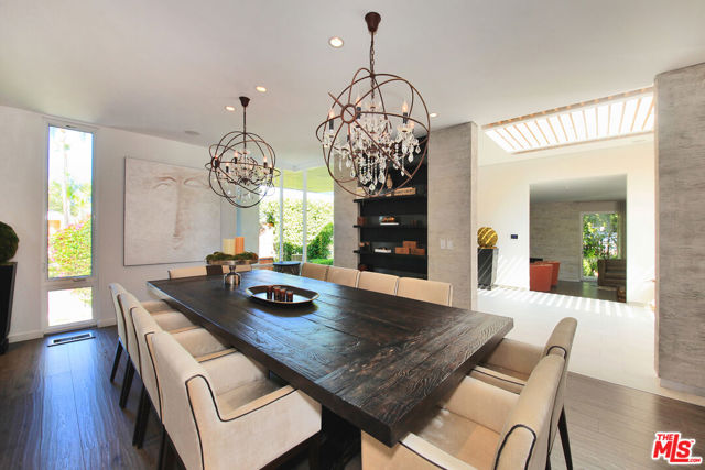 3054 Elvido Drive, Los Angeles CA: https://media.crmls.org/mediaz/6603bbe8-6766-4808-9d8e-c310df7b94a9.jpg
