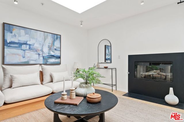 5806 Waring Avenue, Los Angeles CA: https://media.crmls.org/mediaz/6603c834-8570-4bab-9f6d-4f01c82749bd.jpg