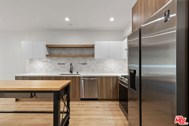 5832 Virginia Avenue, Los Angeles CA: https://media.crmls.org/mediaz/66041a26-6da6-4f10-ae49-5e4a5f04cb1b.jpg