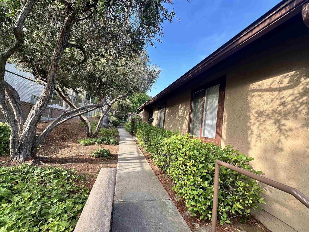 MLS #250032593SD image #12