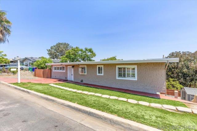 2035 Paradise St, San Diego CA: https://media.crmls.org/mediaz/66046f53-1340-4edb-8d9d-9d6580c17635.jpg