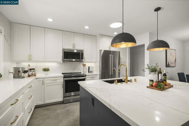 3930 Cottonwood Drive, Concord CA: https://media.crmls.org/mediaz/6604c1db-bde9-4159-98e0-9b2eecf650d4.jpg