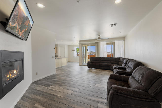 8680 Monument View Drive, Yucca Valley CA: https://media.crmls.org/mediaz/6605415a-d6b0-408c-ae98-7e7a5a281316.jpg